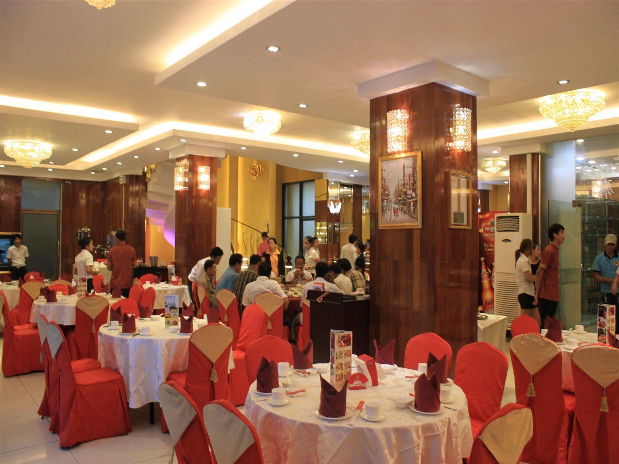 Diamond Hotel Phnom Penh Exterior photo